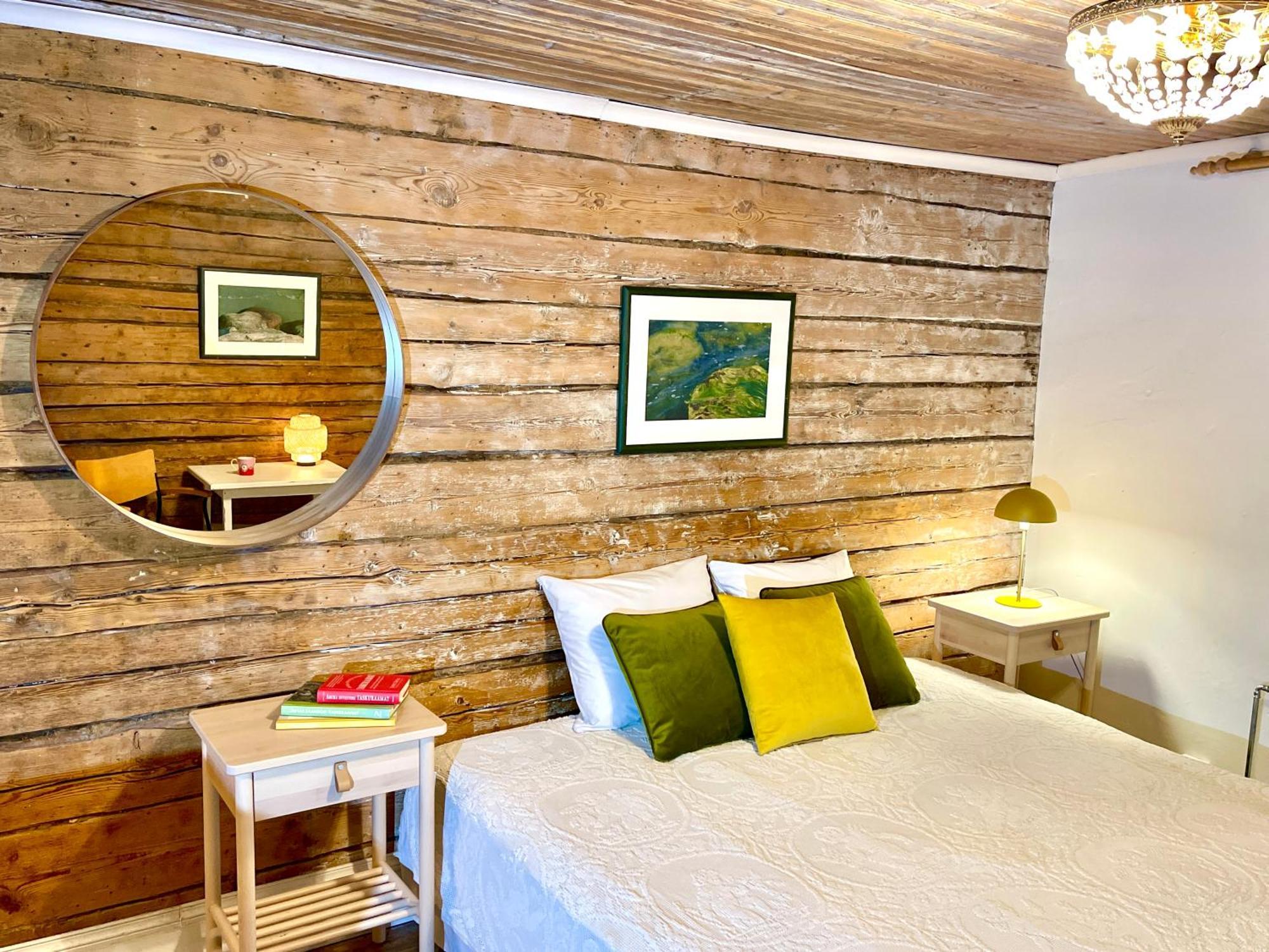 Marta 8 - Centre & Garden Guest house